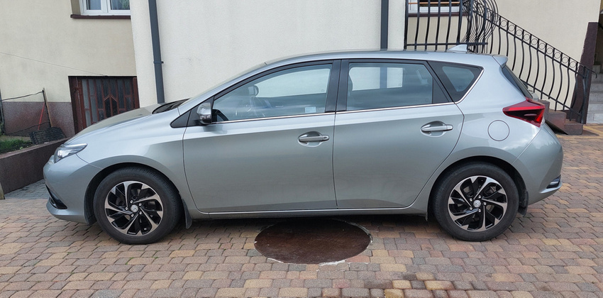 4x llantas 16'' entre otras cosas a TOYOTA Avensis T25 MATRIX Yaris IV - XFE89